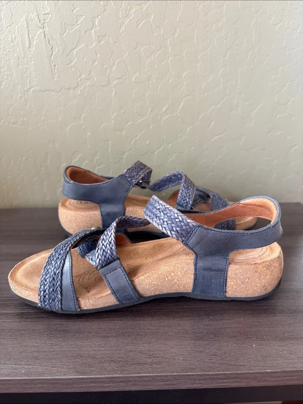 Taos Trulie Blue Woven Leather Strappy Sandals Size 7-7.5 EU 38